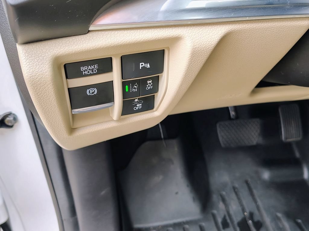 Used 2020 Acura MDX w/ Technology Package AWD/4WD image 19