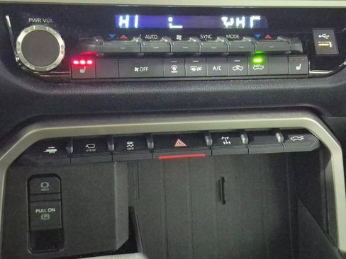 Used 2025 Toyota Tundra SR5 image 19