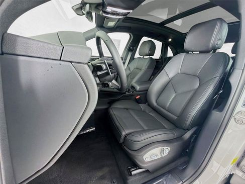 New 2026 Porsche Macan Turbo AWD/4WD image 5
