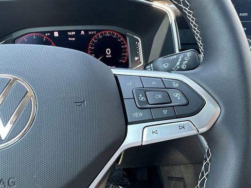 New 2025 Volkswagen Taos SEL image 22