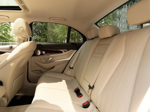 Used 2017 Mercedes-Benz E 300 image 25