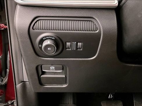 Used 2025 Jeep Wagoneer Series III w/ Premium Group I AWD/4WD image 39