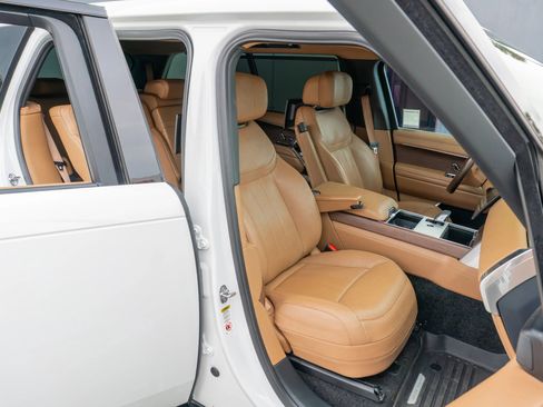 Used 2024 Land Rover Range Rover Long Wheelbase Autobiography image 77