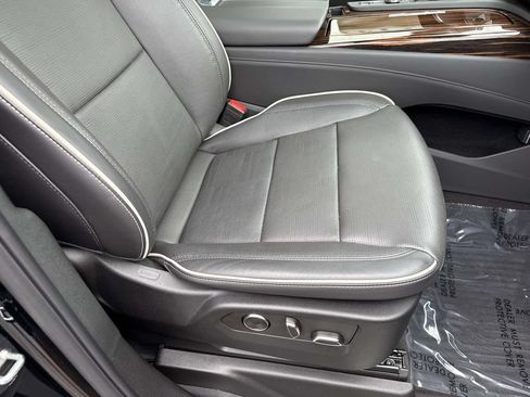 Used 2024 Cadillac Escalade ESV Premium Luxury w/ LPO, Floor Liner Package AWD/4WD image 28