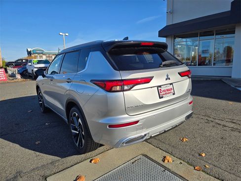 New 2025 Mitsubishi Outlander SEL image 5