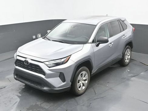 Used 2023 Toyota RAV4 LE FWD image 16