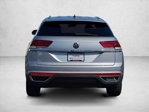 Used 2023 Volkswagen Atlas Cross Sport SE FWD image 7