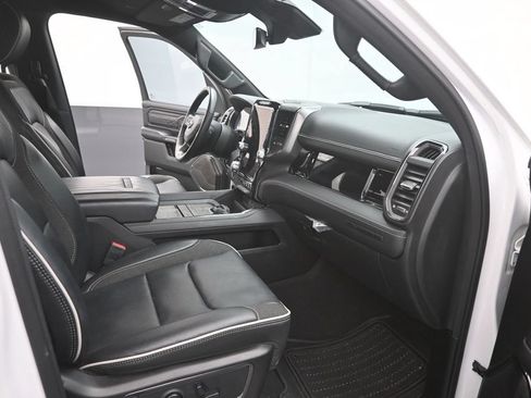 Used 2025 RAM 1500 Limited AWD/4WD image 24