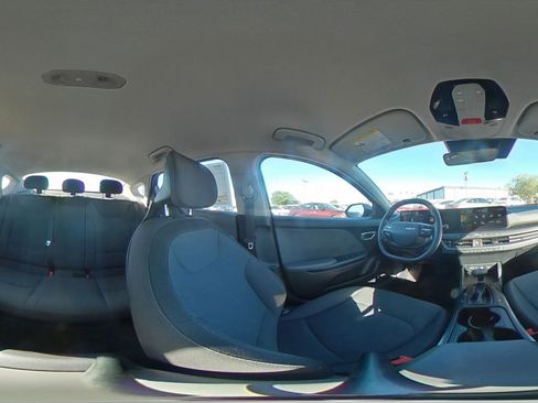 Used 2025 Kia K4 LXS FWD image 37