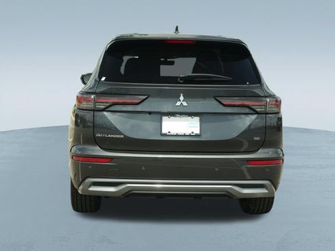 Used 2025 Mitsubishi Outlander SE FWD image 8