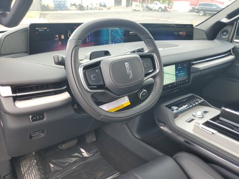 New 2026 Lincoln Navigator Reserve w/ Jet Appearance Package AWD/4WD image 14