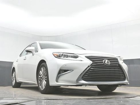 Used 2016 Lexus ES 350 w/ Premium Package w/Wood Trim FWD image 27