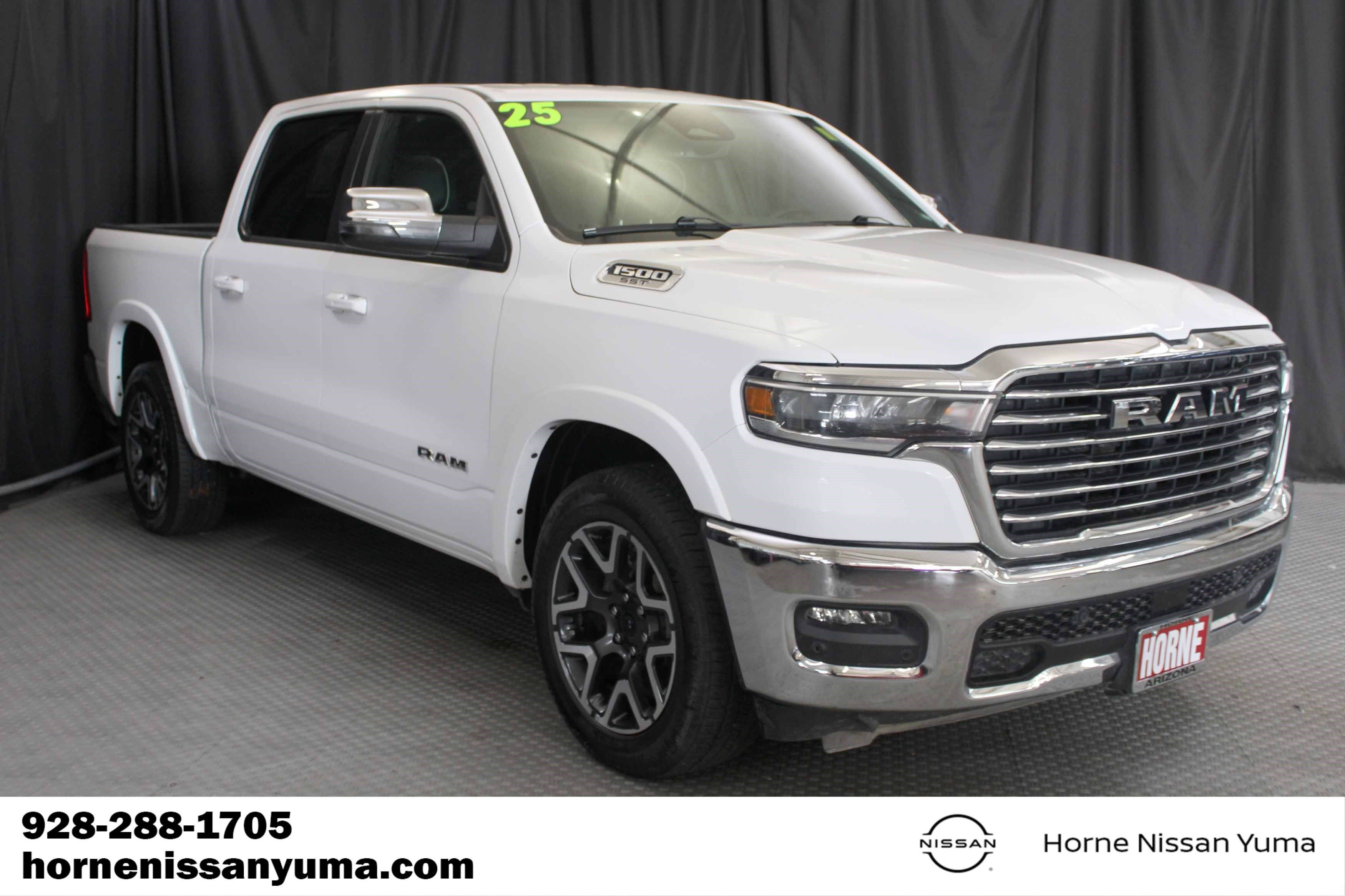 Used 2025 RAM 1500 Laramie AWD/4WD image 1