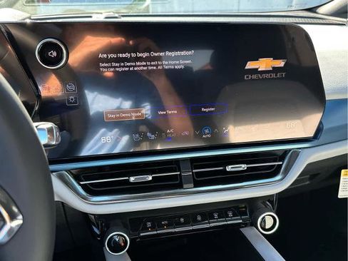 New 2026 Chevrolet Equinox EV LT image 34