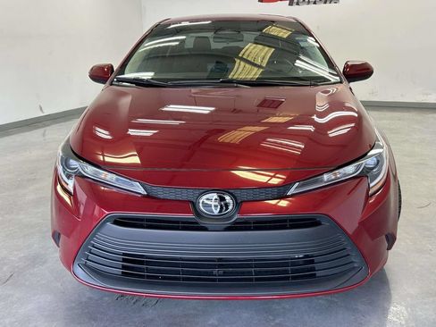 Certified 2025 Toyota Corolla LE FWD image 8