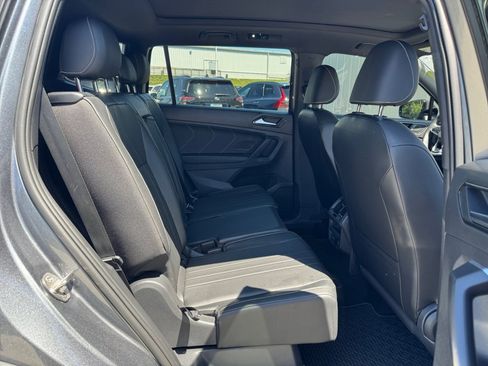 Certified 2023 Volkswagen Tiguan SE R-Line FWD image 33