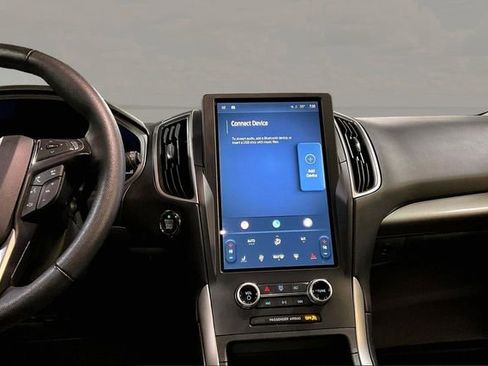 Used 2023 Ford Edge SEL image 9