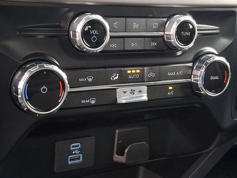 Used 2024 Ford F150 XLT image 15