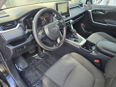 Used 2025 Toyota RAV4 XLE AWD/4WD image 8