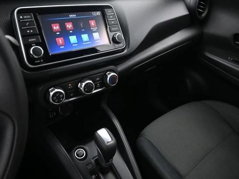 Used 2024 Nissan Kicks S FWD image 11