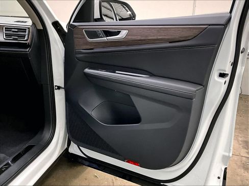 New 2026 Volkswagen Atlas SEL image 30