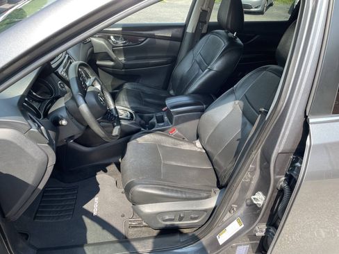 Used 2019 Nissan Rogue SL FWD image 12