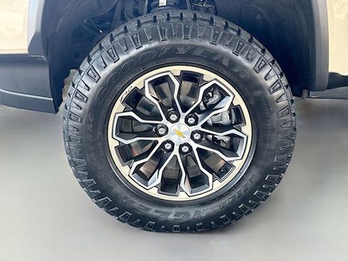 Used 2022 Chevrolet Colorado ZR2 AWD/4WD image 30