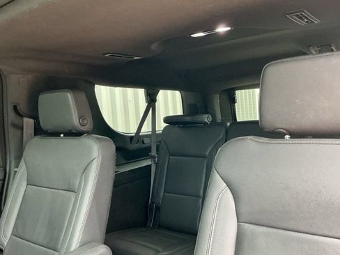 Used 2023 Chevrolet Suburban Z71 w/ Luxury Package AWD/4WD image 19