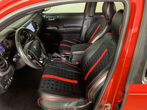 Used 2020 Toyota Tacoma TRD Sport image 28