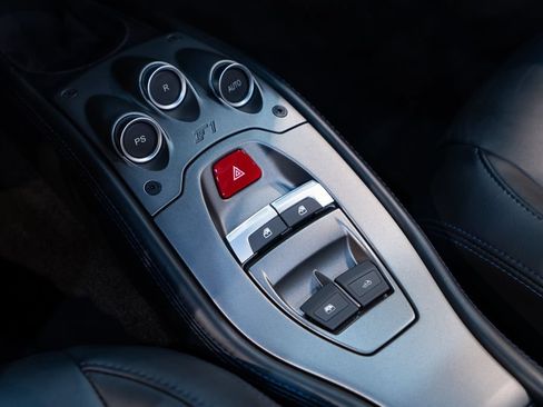 Certified 2014 Ferrari 458 Spider RWD image 38