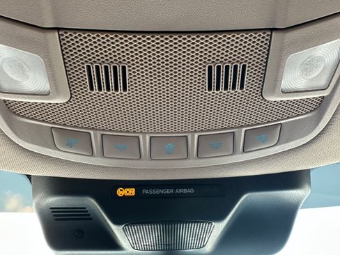 Used 2024 Ford Expedition XLT AWD/4WD image 32