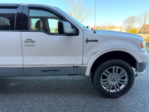 Used 2007 Lincoln Mark LT 4x4 image 10