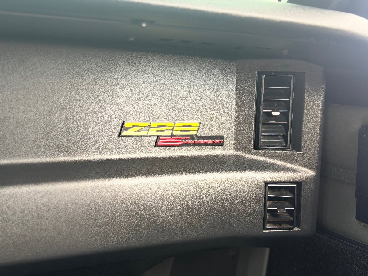 Used 1992 Chevrolet Camaro Z28 RWD image 13