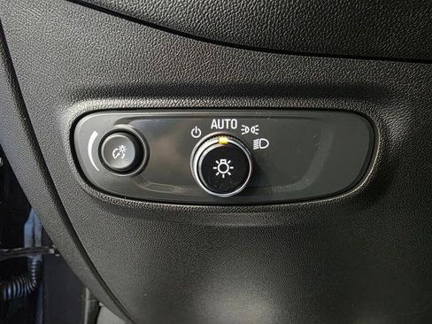Used 2022 Chevrolet Equinox LS w/ LS Convenience Package FWD image 14