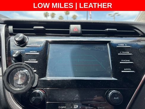 Used 2018 Toyota Camry SE FWD image 23