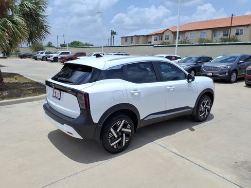Used 2026 Nissan Kicks SV FWD image 5