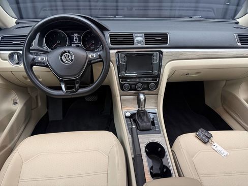 Used 2017 Volkswagen Passat 1.8T SE FWD image 16