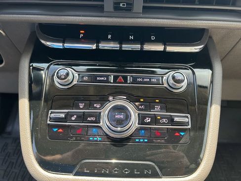 Used 2022 Lincoln Corsair AWD w/ Equipment Group 101A image 30