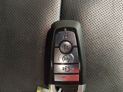 Used 2018 Ford Explorer Platinum AWD/4WD image 32