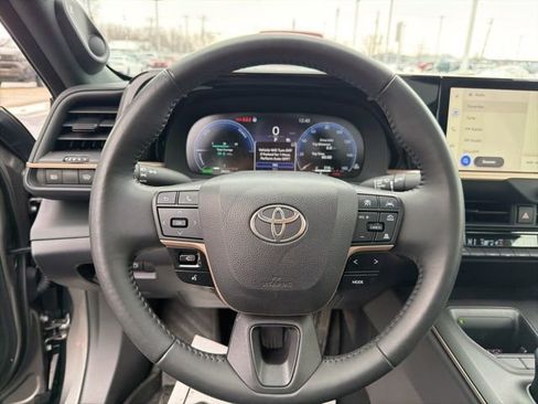 Certified 2023 Toyota Crown Limited image 23