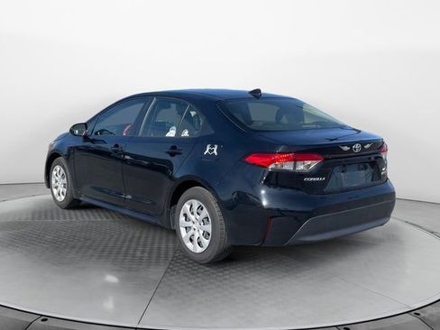 Used 2023 Toyota Corolla LE image 3