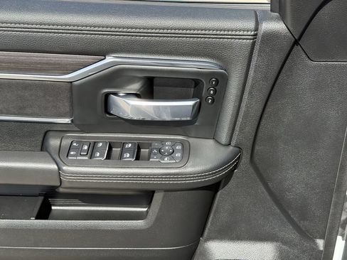 Used 2025 RAM 3500 Laramie AWD/4WD image 23