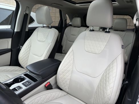 Used 2024 Ford Edge Titanium w/ Titanium Elite Package image 7