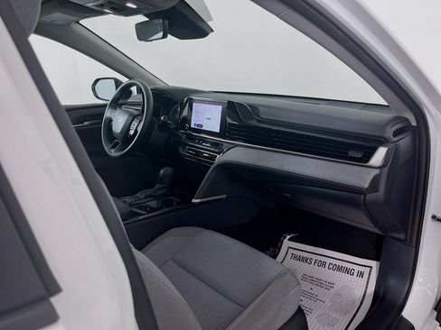 Used 2025 Toyota Camry LE w/ Convenience Package FWD image 33