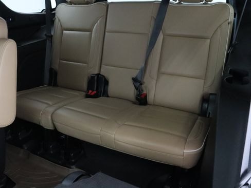 Used 2022 Chevrolet Tahoe Premier RWD image 36