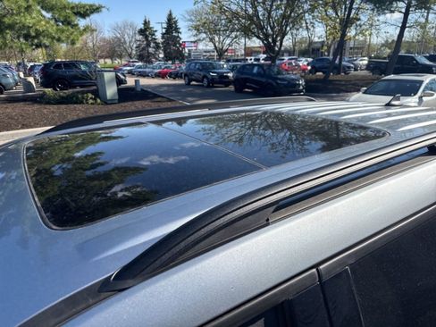 Used 2024 Ford Explorer XLT w/ Equipment Group 202A image 15