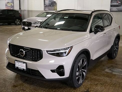 New 2026 Volvo XC40 B5 Ultra w/ Climate Package image 6