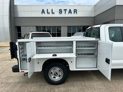 New 2025 Ford F250 XL w/ XL Chrome Package image 7