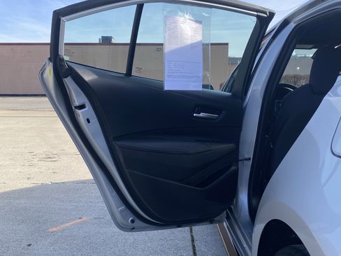 Used 2024 Toyota Corolla SE image 18