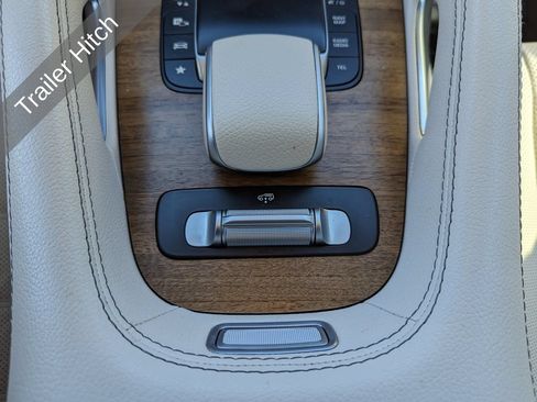 Used 2022 Mercedes-Benz GLS 450 4MATIC image 32